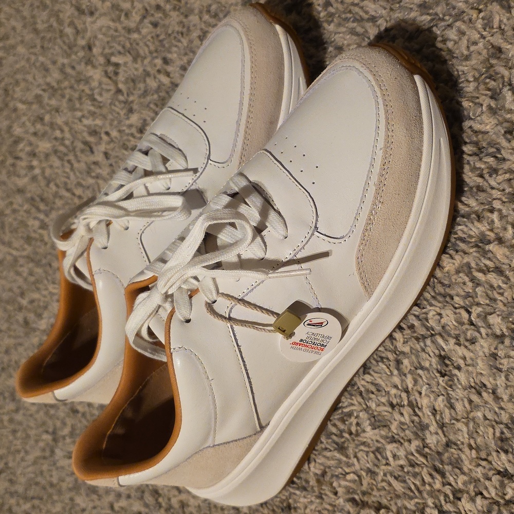 Fitflop White and Tan Athletic Sneakers